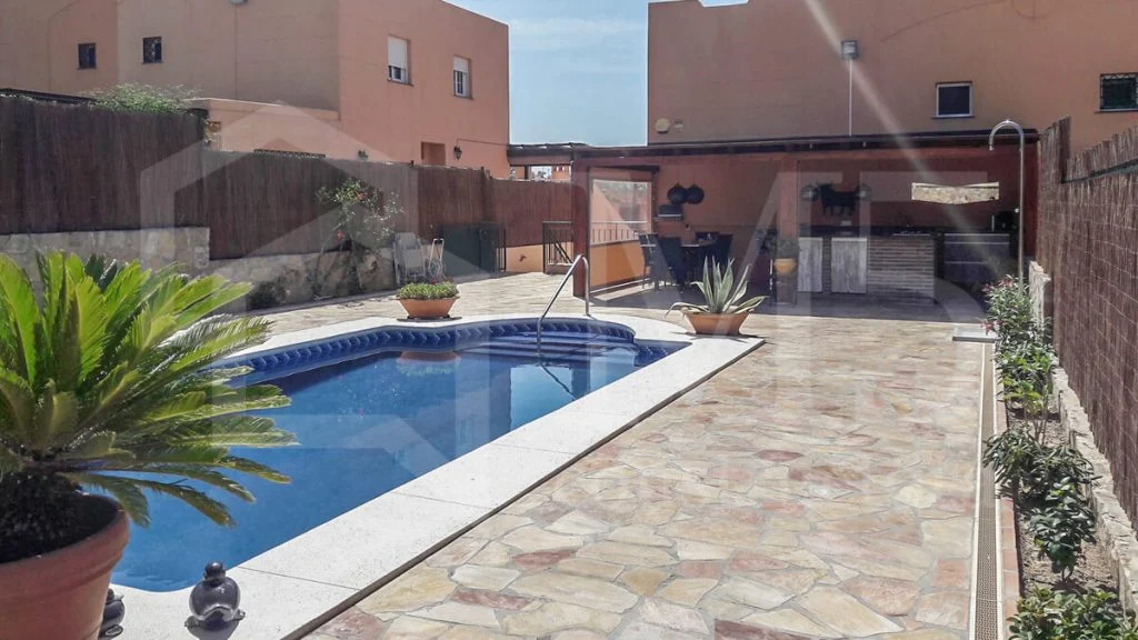 Proyecto de M5: Renovación de exteriores de vivienda unifamiliar